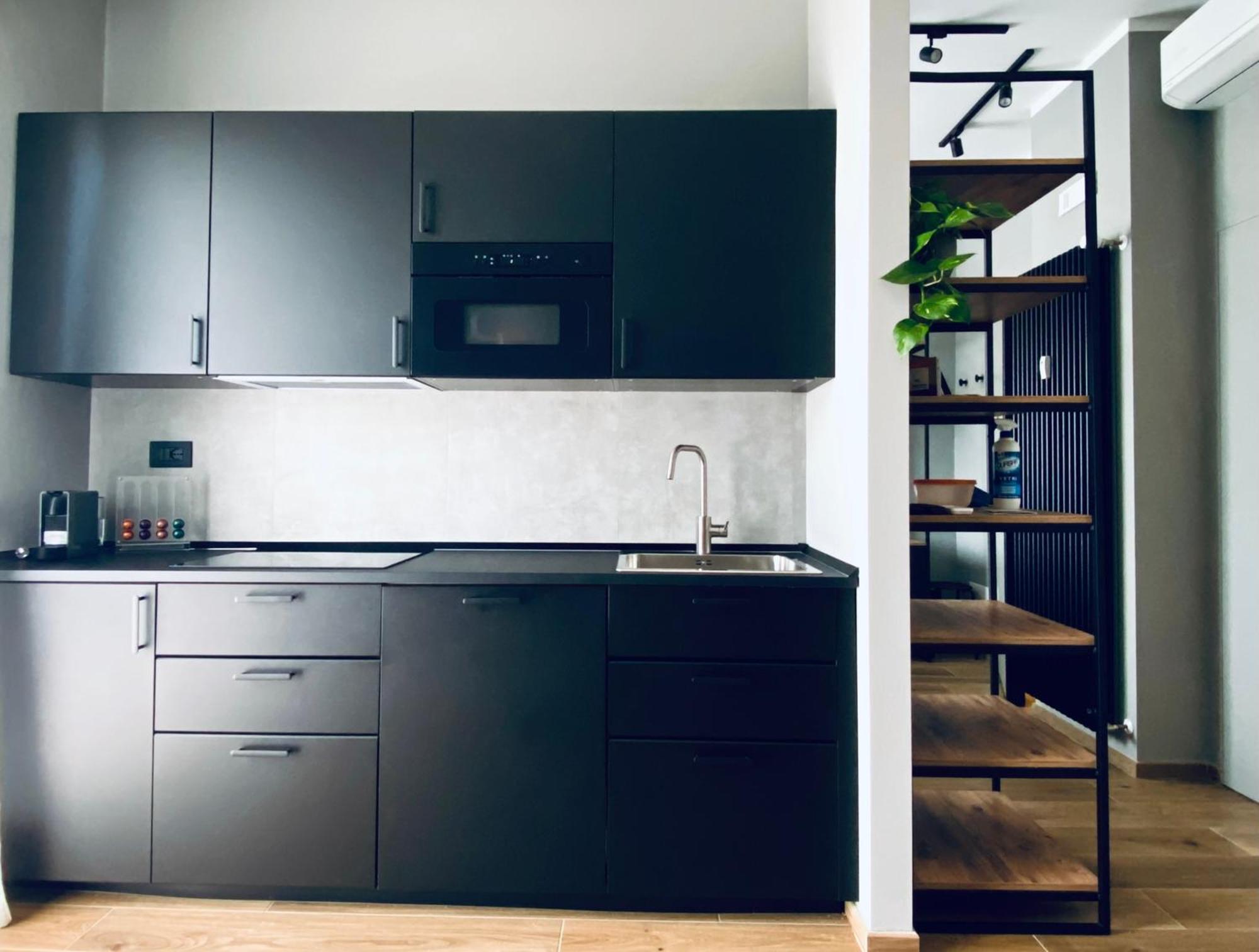 M4 Black Monolocale Moderno E Funzionale スカンディッチ エクステリア 写真